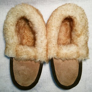 Ladies Moccasin Style Sheepskin Slippers – Caribou Clothes